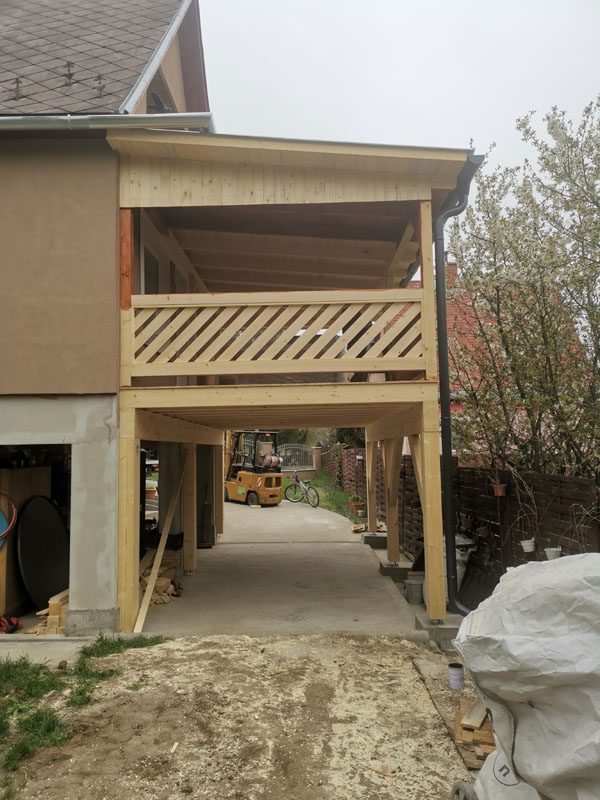 uj_fa_terasz_es_kocsibeallo_11.jpg
