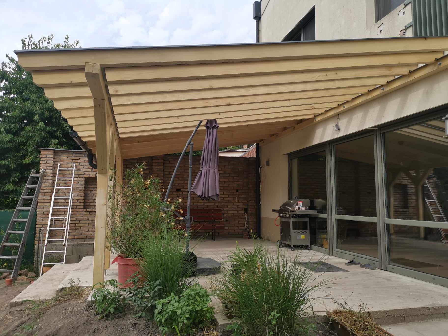 uj_pergola_es_zsindey_faterasz_1.jpg